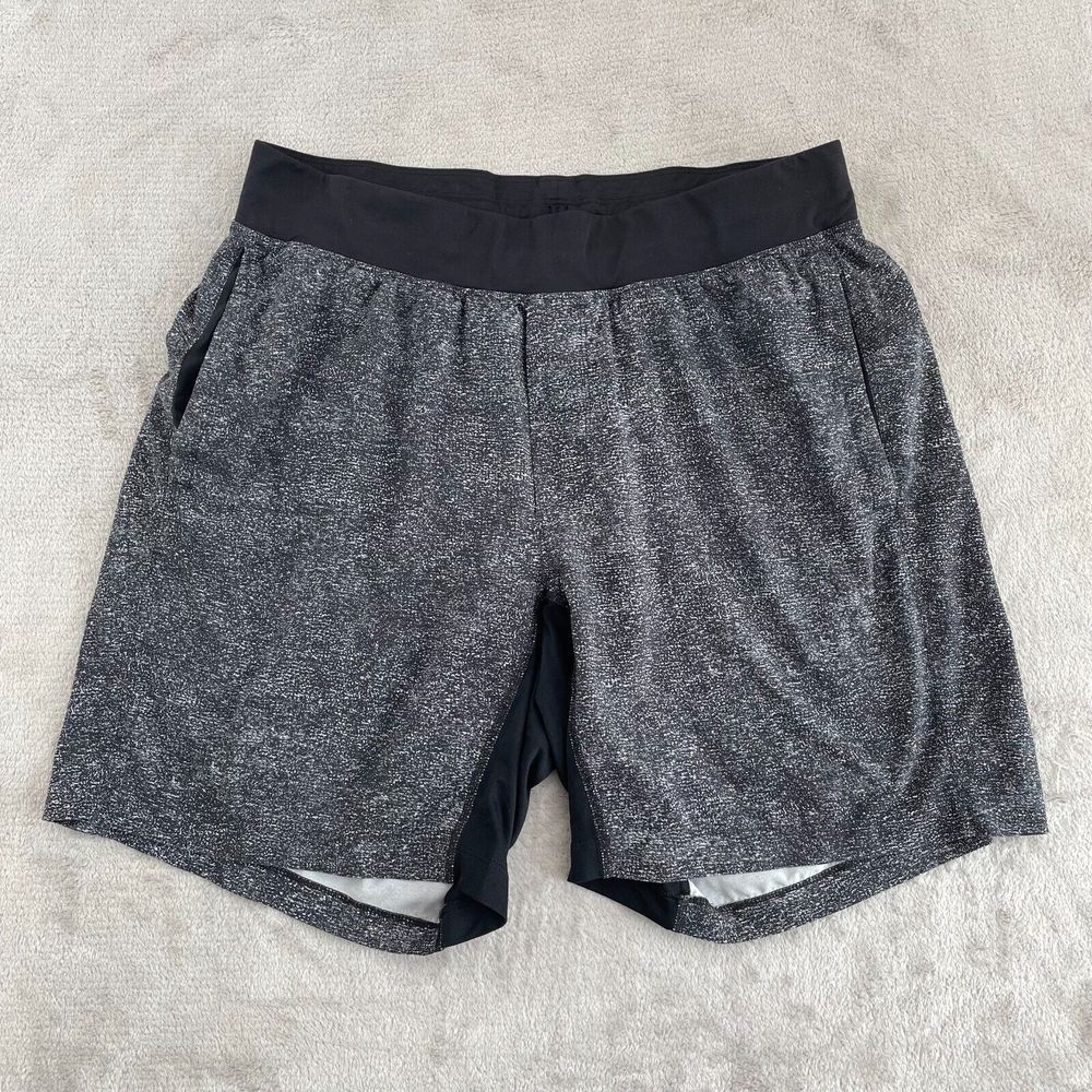 Lululemon T.H.E. Short Men Large Linerless 7"‎ White Noise Alpine White Black